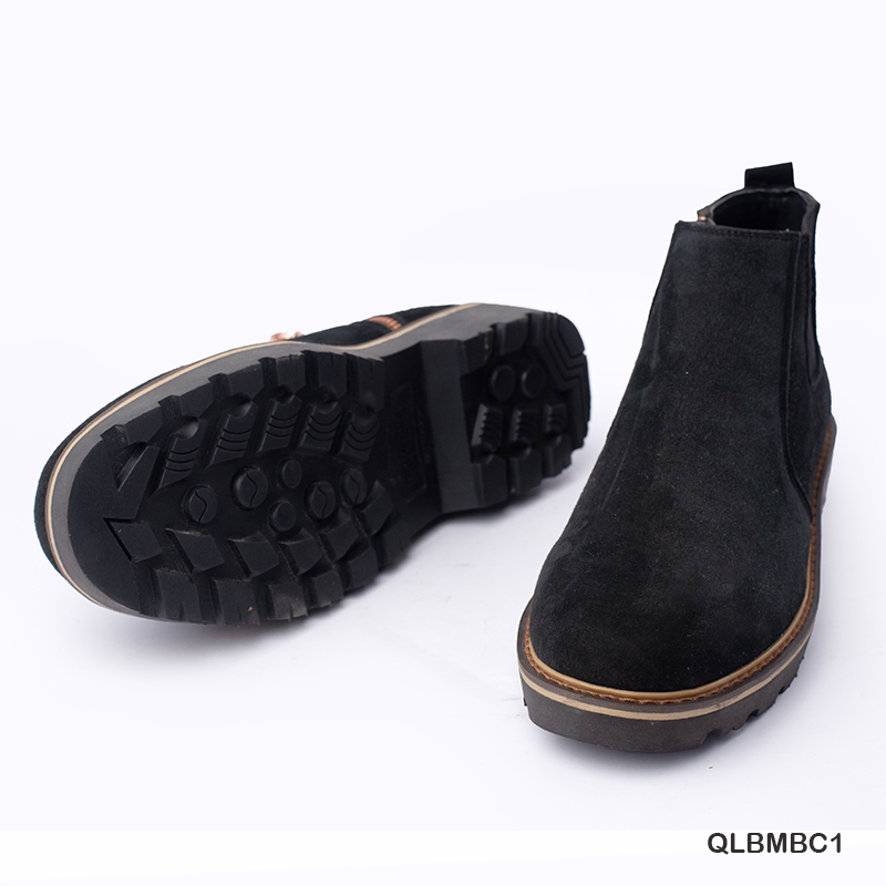 High Neck Black Boot qWalk